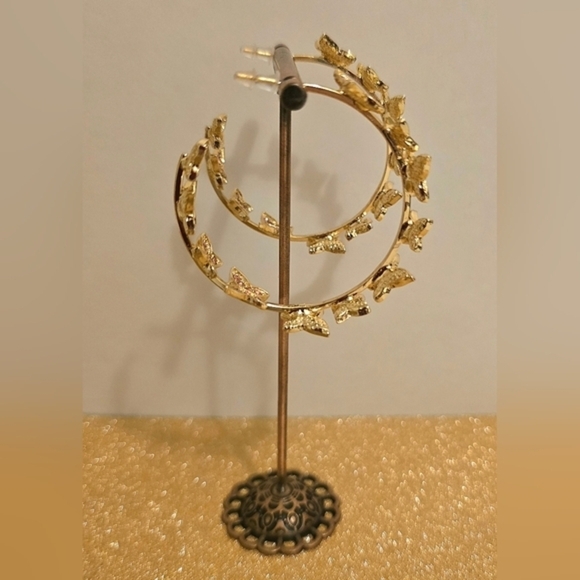 NEW Butterfly Hoop Fashion Earringsā - Picture 5 of 6